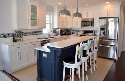 Sea Isle City Condominio | Has Pool AND Steps from the Beach!