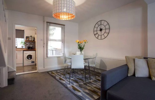 Luton Hotel | Hastings House Luton - Inhabit Short Stays