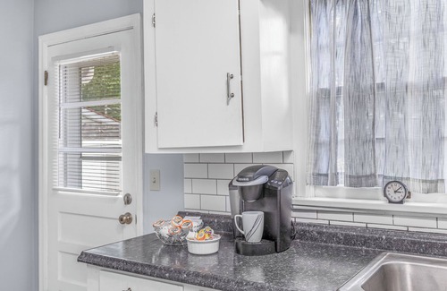Sheffield Casa | Hatch Haven, by ReNew Rentals, WiFi, and Dogs Welcome