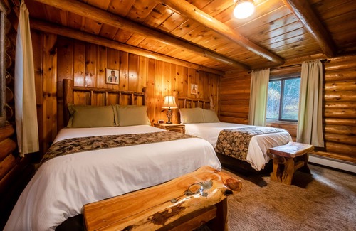 Moran Hotel | Hatchet Resort