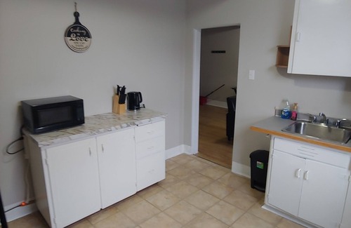 Moose Jaw Apartamento | Hate Hotels? #325 One Bedroom Suite is Ideal 4 Tradesmen!