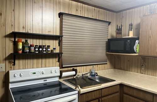 Neillsville Cabina | Hatfield Cabin on Water & UTV Trail w/King Bed