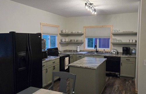 Longville Cabina | "Haufer Hall" - Charming 2-bedroom cabin on beautiful Little Boy Lake.