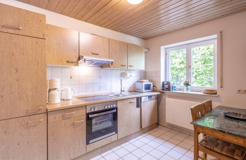 Bad Duerrheim Apartamento | Haus Ahorn cómodo apartamento de 2 habitaciones en el Kurpark para no fumadores