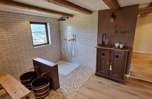 Buehlertal Casa | Haus am Berg mit Wellnessbereich, Bar und Panorama