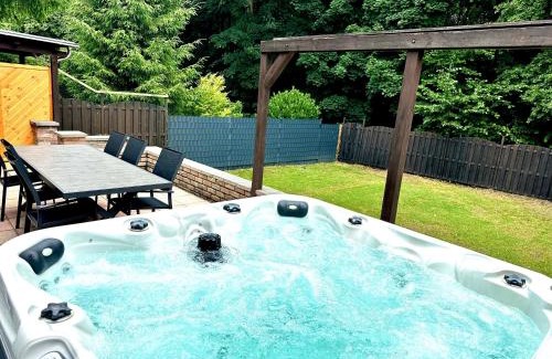 Stolberg Casa | Haus am Wald mit Whirlpool, Garten, Kamin und voll ausgestatteter Küche