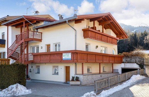 Valdaora di Sopra Apartamento | Haus Aue - Apartamento 1 con balcón, vistas a la montaña y Wi-Fi