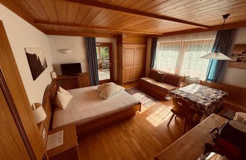Siusi Apartamento | Haus Bergfrieden Seiser Alm