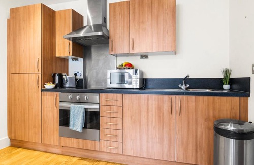 Theatreland Birmingham Apartamento | Haus City Centre 2 Bedroom Apartment l Parking l Balcony l WIFI l Smart TV l Arcadian l China Town