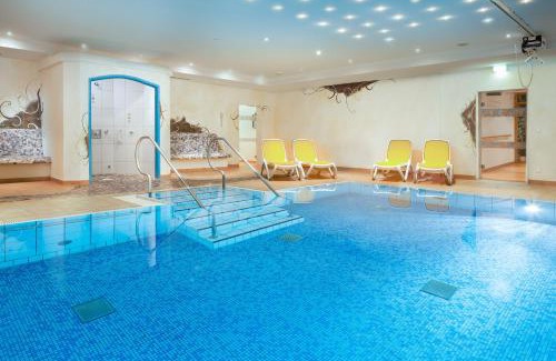 Rubi Apartamento | "Haus Enzian" - Annehmlichkeiten von 4-Sterne Familien-und Wellnesshotel Viktoria können mitgenutzt werden