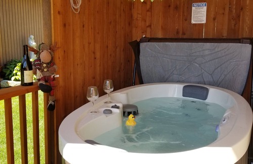 Leavenworth Chalet De Esquí | Haus Hanika B & B-The Chalet- ¡Jacuzzi privado a solo 1 milla del centro de la ciudad!
