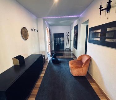 Burgrieden Villa | Haus in Laupheim - 6 Personen - Whirlpool - Garten - 3 Zimmer