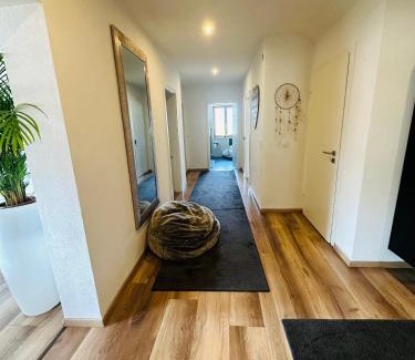 Burgrieden Villa | Haus in Laupheim - 6 Personen - Whirlpool - Garten - 3 Zimmer