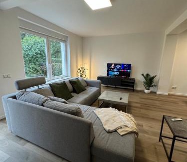 Altenessen-Nord Apartamento | Haus mit Garten - Kingbett - WIFI - Parkplatz