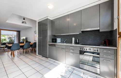 Kreuzlingen Casa | Haus mit Garten, Sauna und Parkplatz