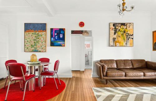 Randwick Apartamento | 'Haus of Art' Mid-Century Modern by Coogee Beach