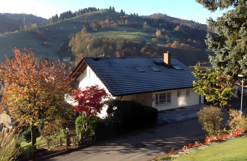Untermunstertal Apartamento | Haus Palais con balcón cubierto, vistas a la montaña y Wi-Fi