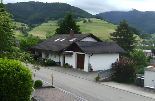 Untermunstertal Apartamento | Haus Palais con balcón cubierto, vistas a la montaña y Wi-Fi