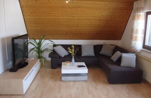 Dombuehl Apartamento | Haus Reif