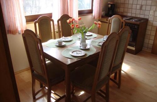 Dombuehl Apartamento | Haus Reif