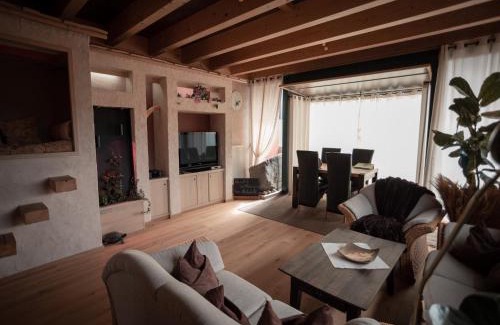 Blossersberg Casa | Haus Samoa with private terrace, views