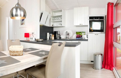 Insel Poel Casa | Haus Strandbrise - holiday home in a peaceful location, directly on the Salzhaff
