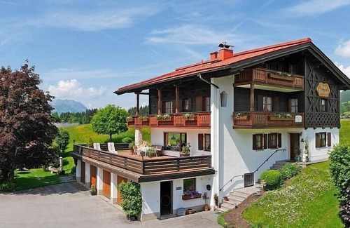 Groissenbach Apartamento | Apartamento de dos habitaciones Hausberg, 46m², 2 balcones, estructura de techo a la vista, ventana panorámica