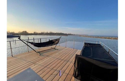Barth Alquiler De Eote | Hausboot Fjord HAVEN mit Biosauna in Barth