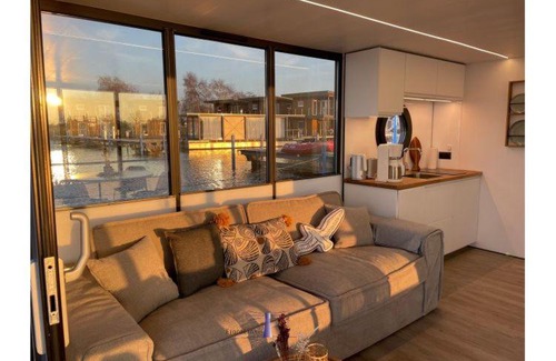 Barth Alquiler De Eote | Hausboot Fjord HAVEN mit Biosauna in Barth
