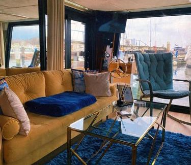 Ronnau Alquiler De Eote | Hausboot mit Traumlage in Lübeck-Travemünde