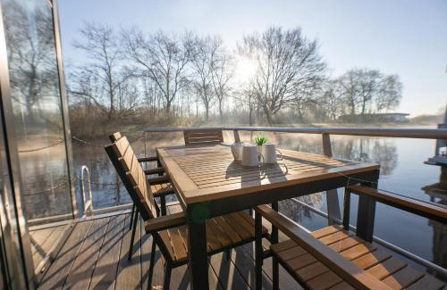 Bad Bederkesa Casa | Hausboot "Seerose"