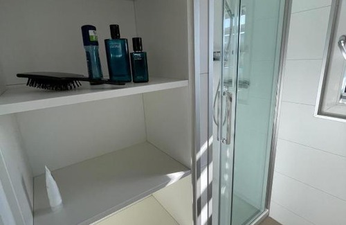 Klitten Apartamento | Hausboot Vroni am Bärwaldersee