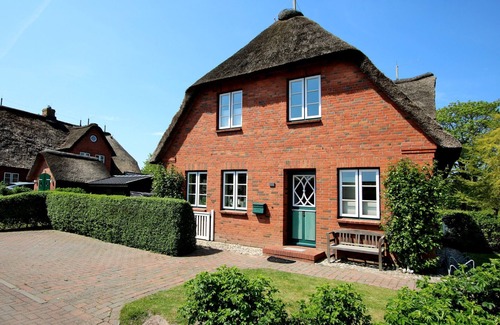 Wrixum Casa | Haushälfte in Wrixum Unter Reetdach mit 3- Zimmern und 83 qm