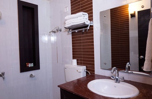 Tehri Hotel | Haut Monde Hill Stream Resort and Spa