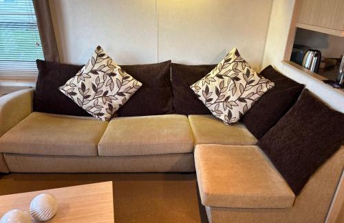 Clacton-on-Sea Otro | Havah’s