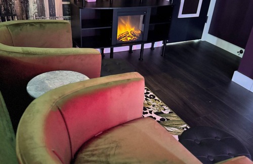 Saugatuck Condominio | Havana Hideaway Downtown Saugatuck. Moody. Enchanting. Dreamy Walk to everything