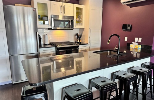 Saugatuck Condominio | Havana Hideaway Downtown Saugatuck. Moody. Enchanting. Dreamy Walk to everything