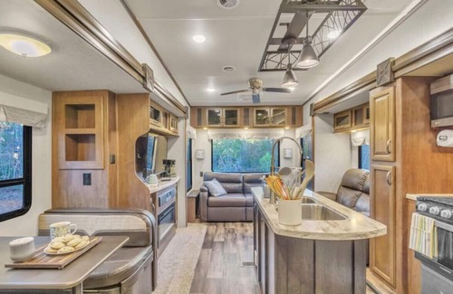 Pickens Casa | Have a 5th- Table Rock SC Glamping