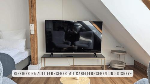 Ahrensburg Apartamento | have-a-nice-Stay - helles Dachgeschoss, U-Bahn nach Hamburg 400m - Bäcker & Restaurants 500m - Lidl 800m - Zentrum 1,5km