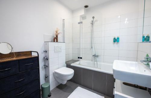 Ahrensburg Apartamento | have-a-nice-Stay - nahe der U-Bahn nach Hamburg - Natur 1 Minute entfernt - Bäcker & Restaurants 500m - Lidl 800m - Zentrum 1,5km
