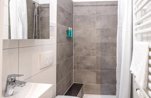 Ahrensburg Apartamento | have-a-nice-Stay - Souterrain, Kino an der Natur, U-Bahn nach Hamburg 400m - Bäcker & Restaurants 500m - Lidl 800m - Zentrum 1,5km