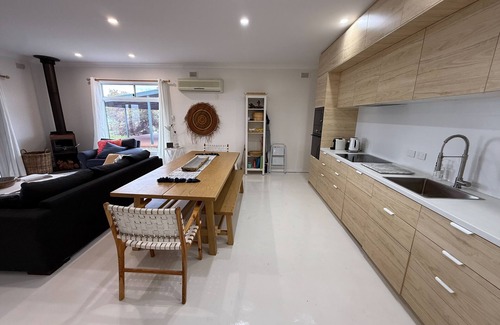 Moorowie Casa | Haven at Hardwicke-Absolute beachfront! Off Peak Special!