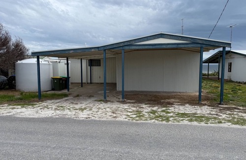 Moorowie Casa | Haven at Hardwicke-Absolute beachfront! Off Peak Special!