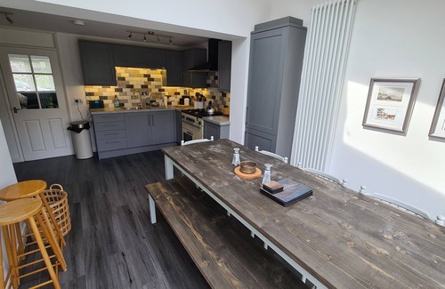 Deal Casa | Haven Cottage, Walmer - overlooks park, close to beach & promenade