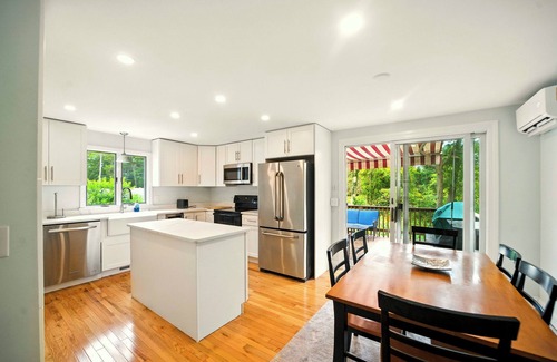 East Falmouth Casa | Haven in Hatchville - newly renovated home