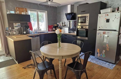Saint-Medard-en-Jalles Casa | Haven of peace with heated pool, 30 minutes from Bordeaux and the ocean.