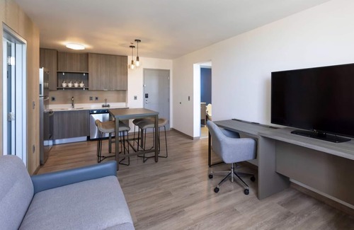 Zona Hotelera Hotel | Haven of Indulgent Relaxation! Free Breakfast, Pet-friendly Property w/ Pool