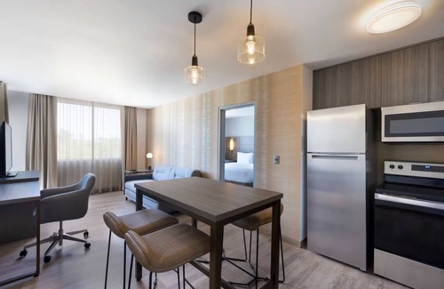 Zona Hotelera Hotel | Haven of Indulgent Relaxation! Free Breakfast, Pet-friendly Property w/ Pool