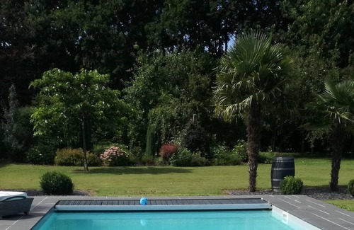 Nielles-les-Ardres Casa | Haven of peace with family or friends, house with large swimming pool and pergola