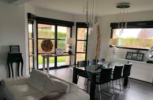 Nielles-les-Ardres Casa | Haven of peace with family or friends, house with large swimming pool and pergola
